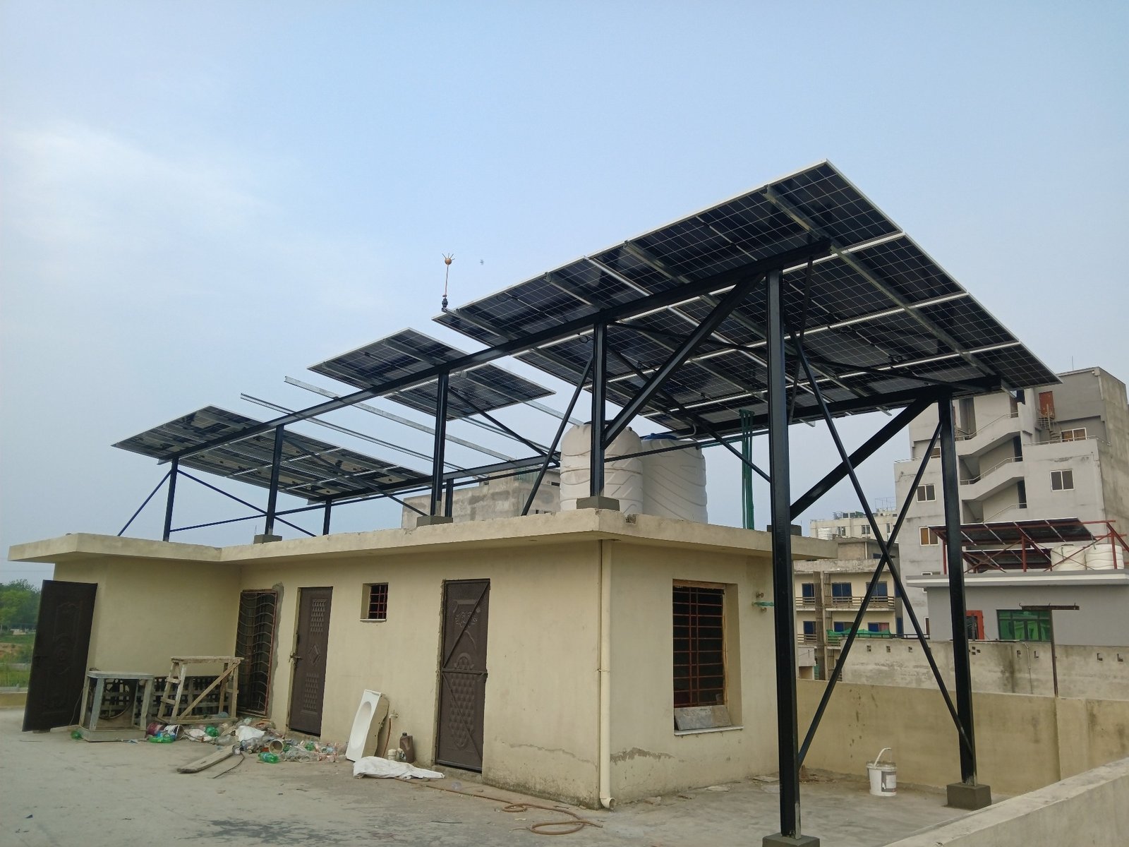 Large rooftop solar array